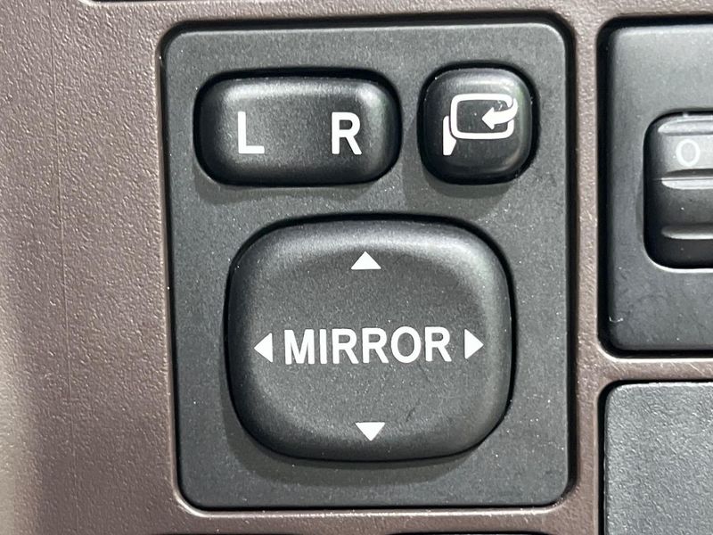 2012 Toyota Passo DBA-KGC30 (UW-6a73fb5f2f18b)[27]
