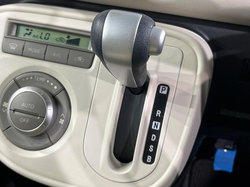2014 Daihatsu Mira Cocoa DBA-L675S (UW-6a73fb716ae2b)[9]