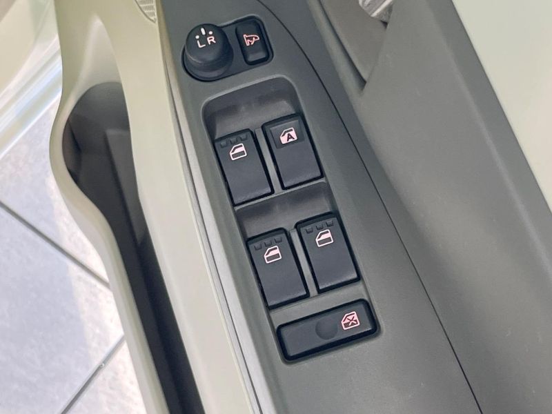 2013 Daihatsu Tanto DBA-LA600S (UW-6a73fb8e59367)[22]