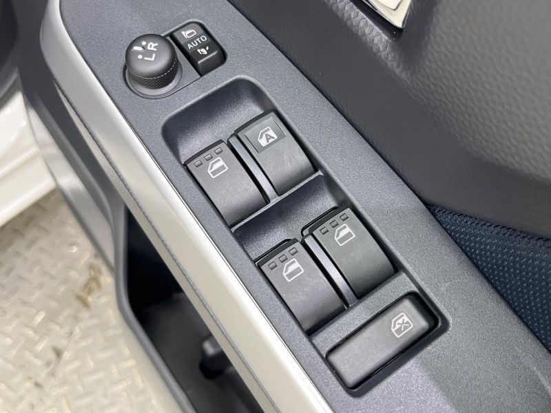 2025 Toyota Roomy 4BA-M900A (UW-6a73fbdacee11)[18]