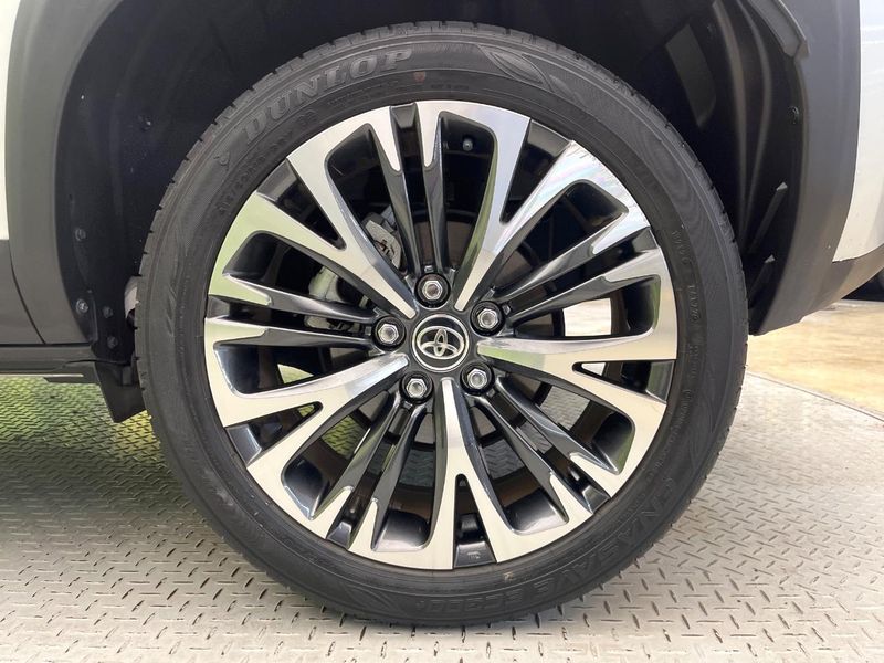 2022 Toyota Yaris Cross 6AA-MXPJ10 (UW-6a73fc62da3b5)[5]