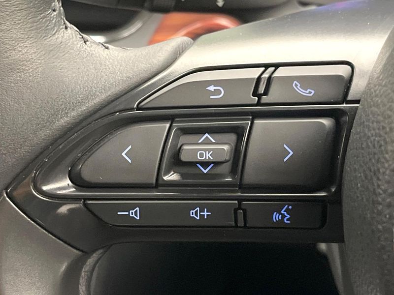 2022 Toyota Yaris Cross 6AA-MXPJ10 (UW-6a73fc62da3b5)[23]