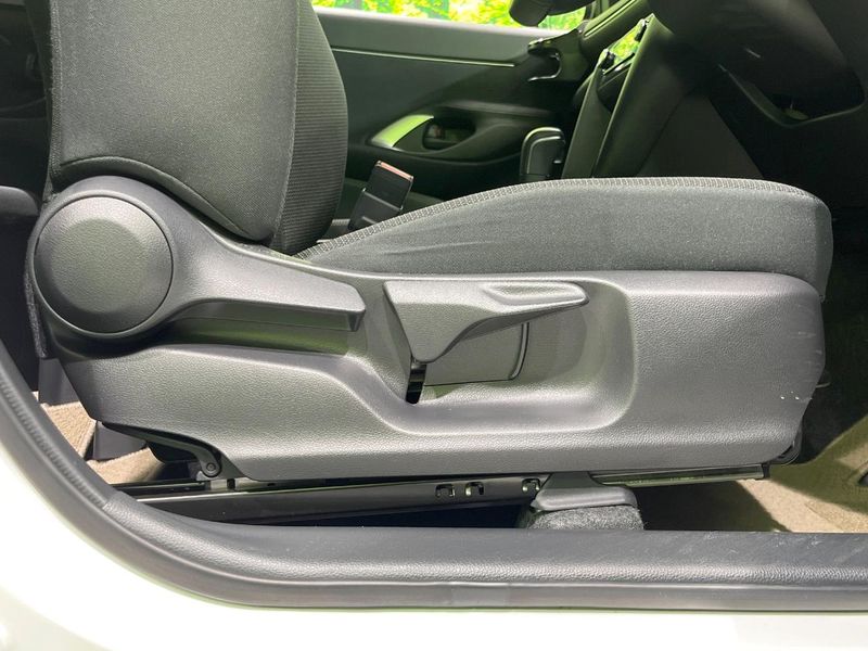 2023 Toyota Yaris Cross 6AA-MXPJ15 (UW-6a73fc6995fb3)[10]