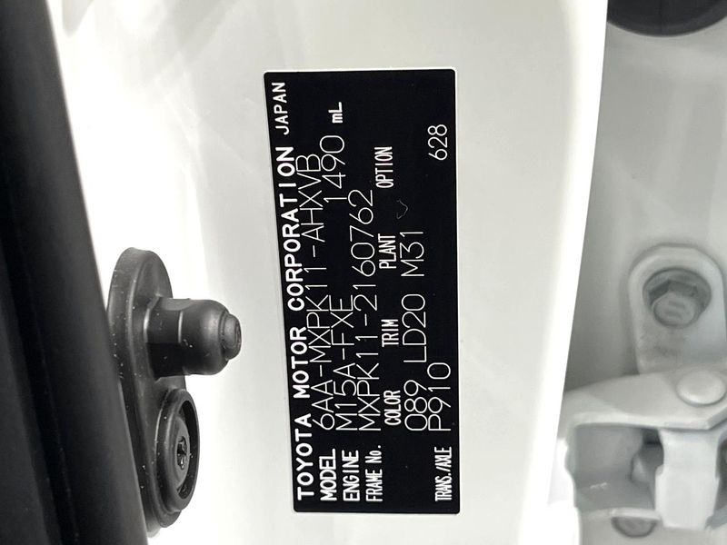 2023 Toyota Aqua 6AA-MXPK11 (UW-6a73fc6ddb1f1)[1]