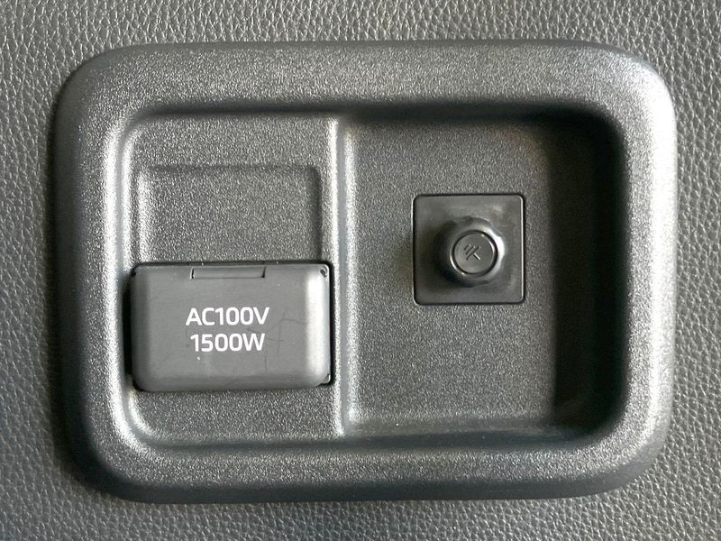 2022 Toyota Sienta 6AA-MXPL10G (UW-6a73fc71a8ba3)[11]