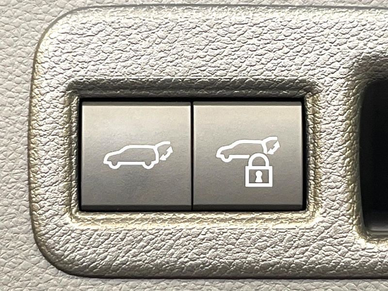 2020 Toyota Harrier 6BA-MXUA80 (UW-6a73fc7cb5cbd)[25]