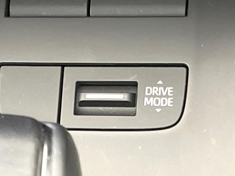 2021 Toyota Harrier 6BA-MXUA80 (UW-6a73fc813dfe9)[20]