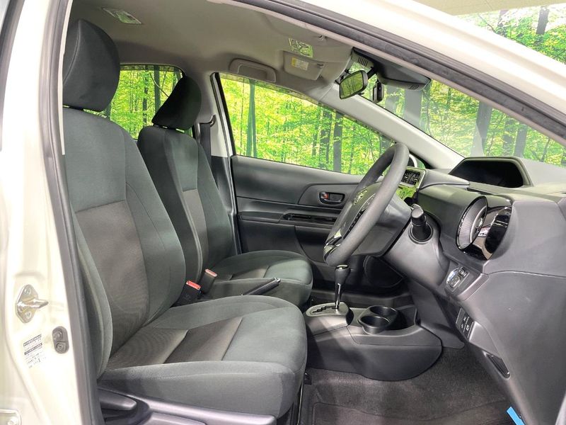 2019 Toyota Aqua DAA-NHP10 (UW-6a73fca97eec3)[24]