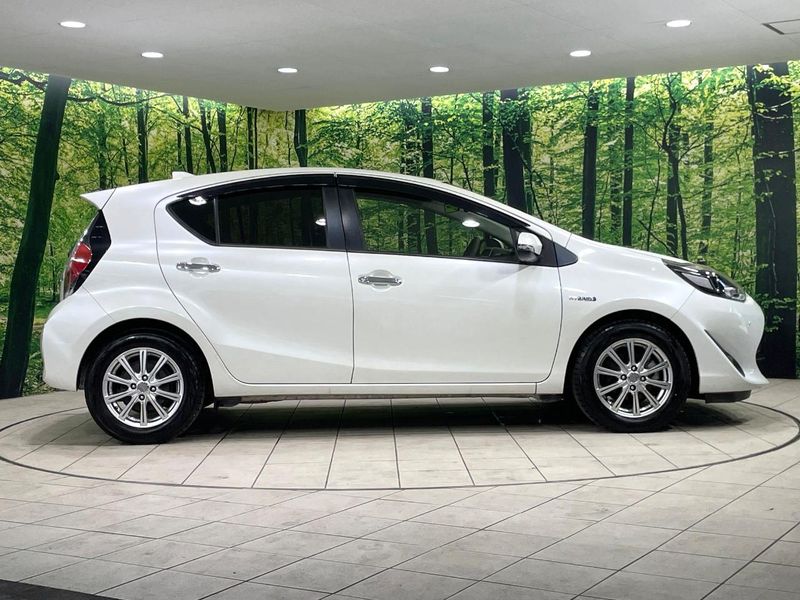 2019 Toyota Aqua DAA-NHP10 (UW-6a73fca97eec3)[23]
