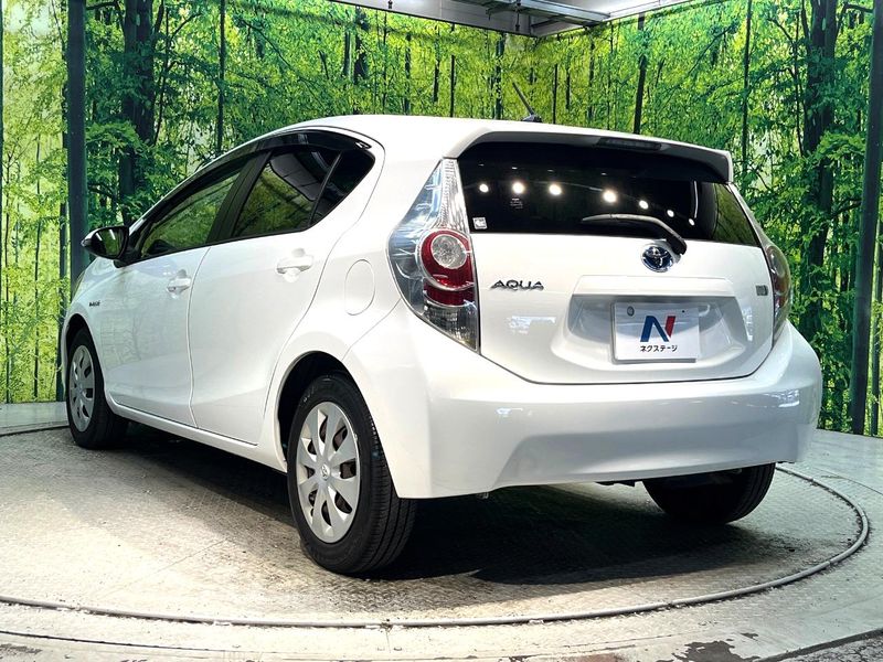 2012 Toyota Aqua DAA-NHP10 (UW-6a73fcab906e0)[8]