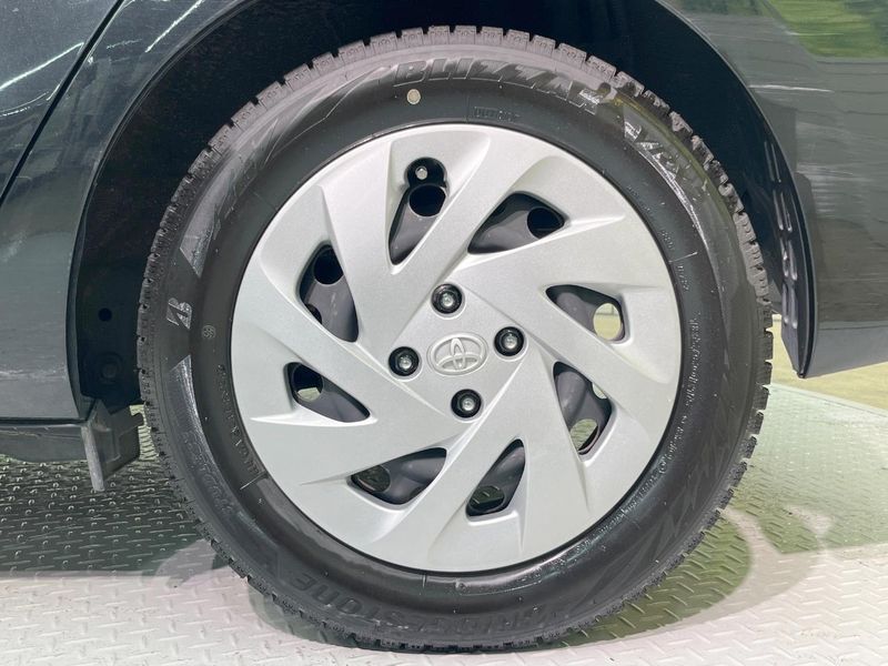 2018 Toyota Aqua DAA-NHP10 (UW-6a73fcb44933b)[12]