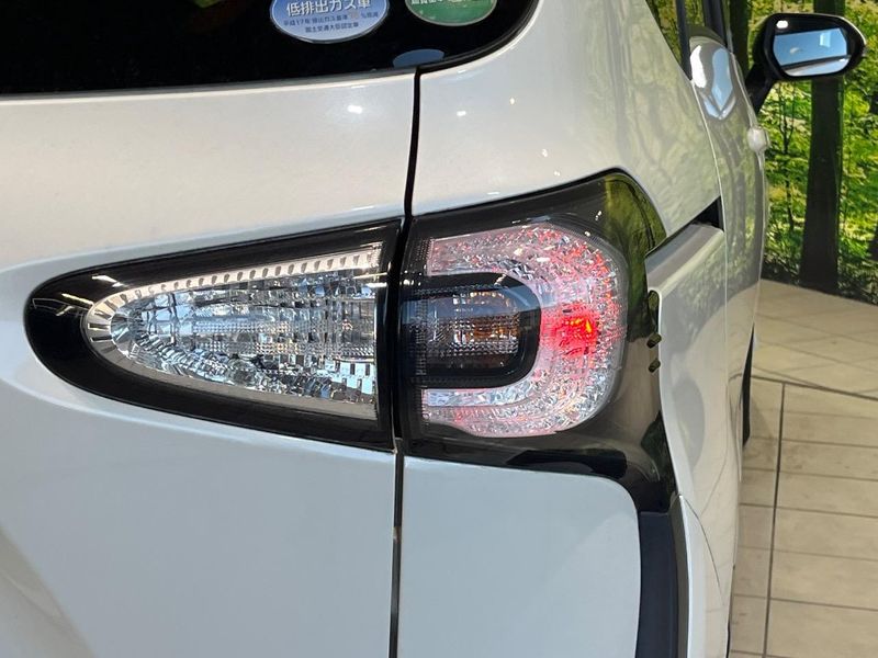 2016 Toyota Sienta DAA-NHP170G (UW-6a73fcb817417)[25]
