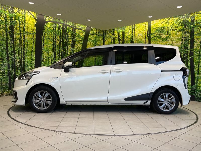 2016 Toyota Sienta DAA-NHP170G (UW-6a73fcb817417)[22]