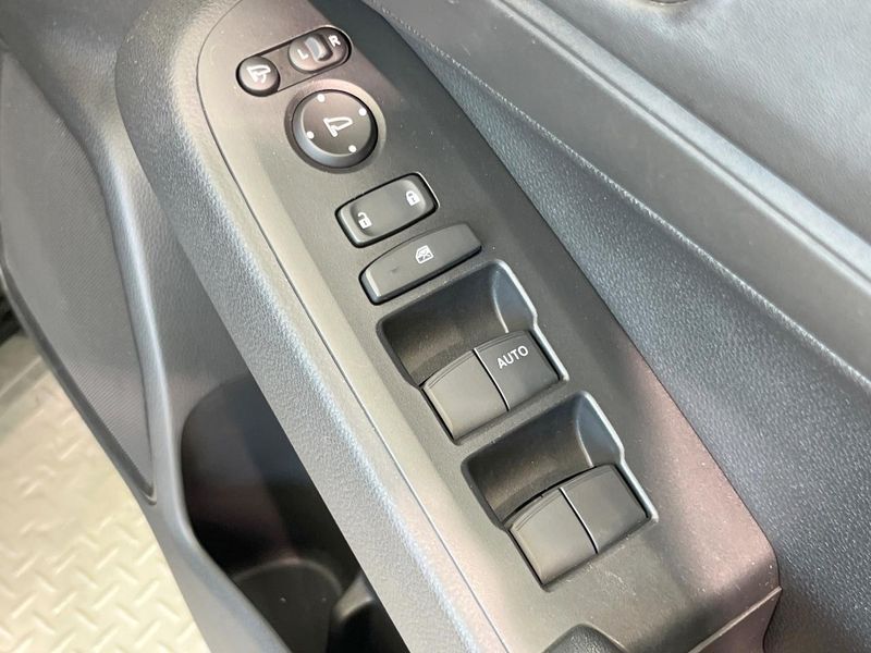 2022 Honda Vezel 6BA-RV3 (UW-6a73fcdfdc2cd)[26]