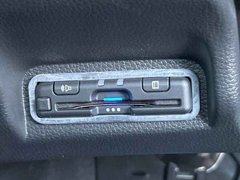2021 Honda Vezel 6AA-RV5 (UW-6a73fce41f057)[20]