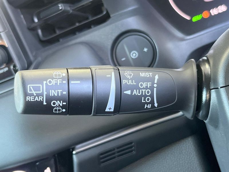 2021 Honda Vezel 6AA-RV5 (UW-6a73fce41f057)[24]
