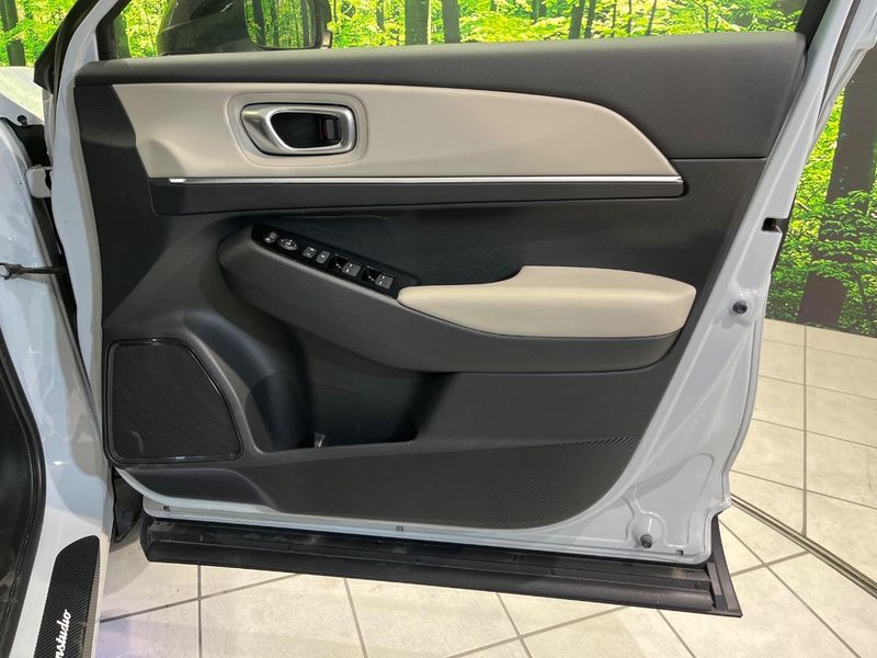 2022 Honda Vezel 6AA-RV5 (UW-6a73fce495130)[26]