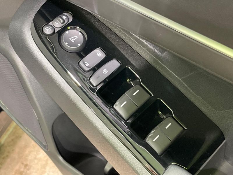 2023 Honda Vezel 6AA-RV5 (UW-6a73fce707b57)[13]