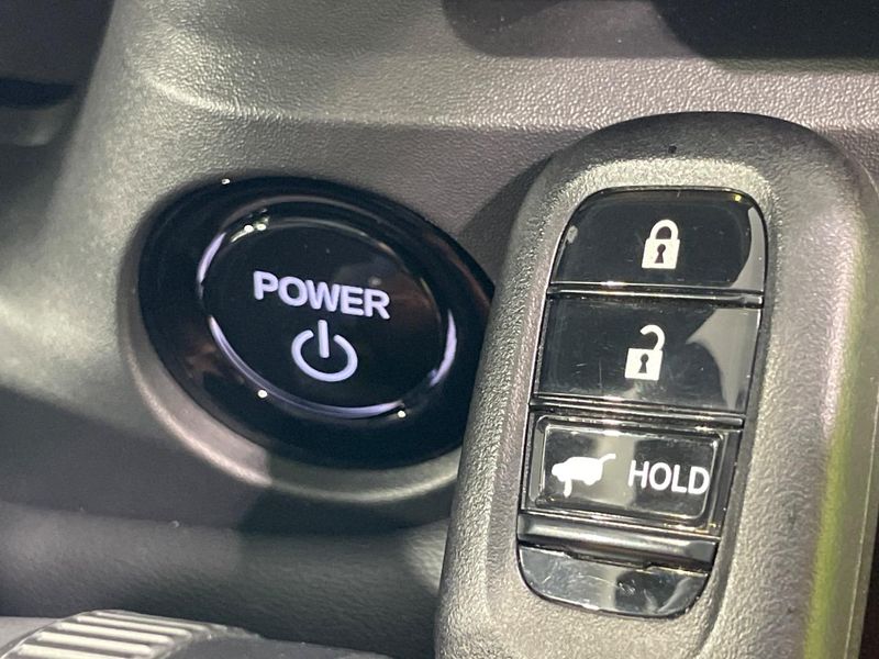 2023 Honda Vezel 6AA-RV5 (UW-6a73fce707b57)[15]