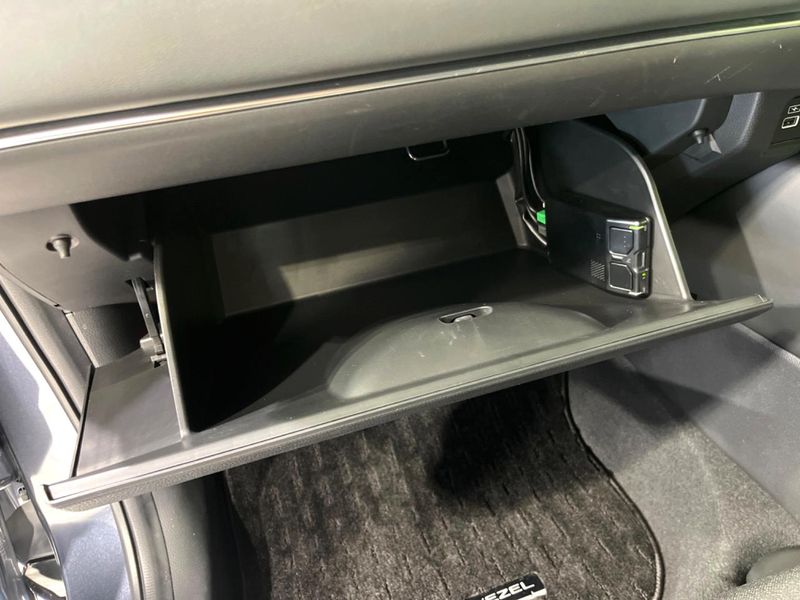 2023 Honda Vezel 6AA-RV6 (UW-6a73fcf0dd80c)[27]