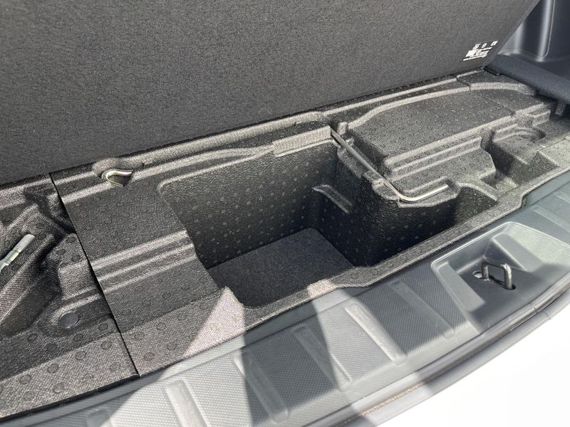 2020 Subaru Forester 5AA-SKE (UW-6a73fd05e86b8)[27]