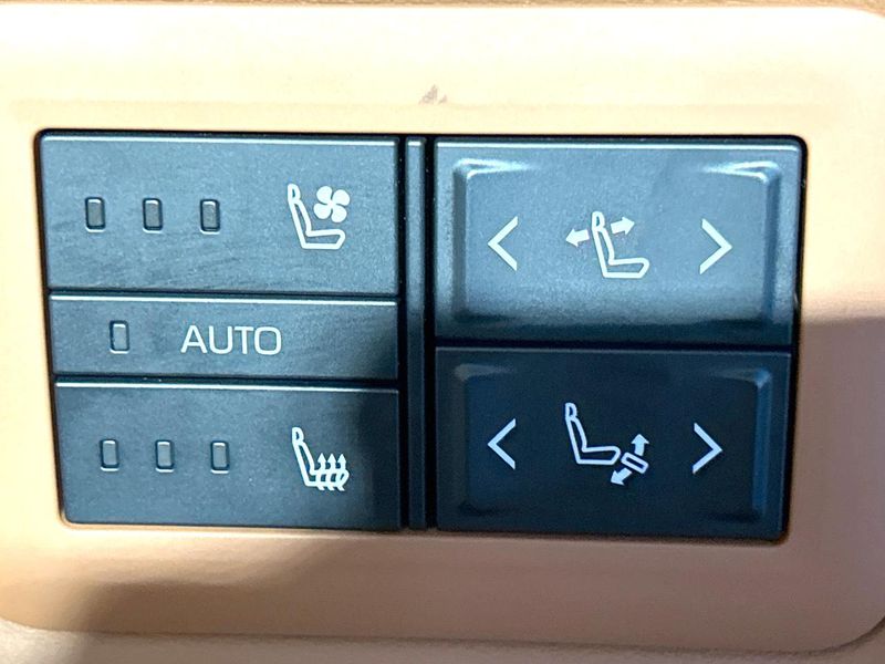 2024 Toyota Vellfire 5BA-TAHA40W (UW-6a73fd0fb73fe)[12]
