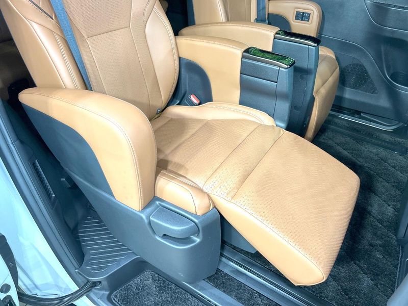 2024 Toyota Vellfire 5BA-TAHA40W (UW-6a73fd0fb73fe)[11]
