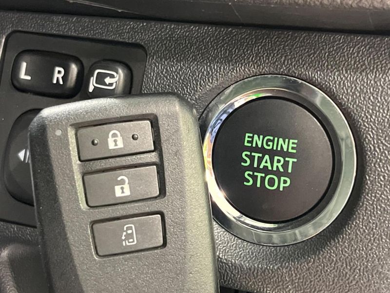 2023 Toyota Hiace Wagon 3BA-TRH214W (UW-6a73fd1479c1c)[28]