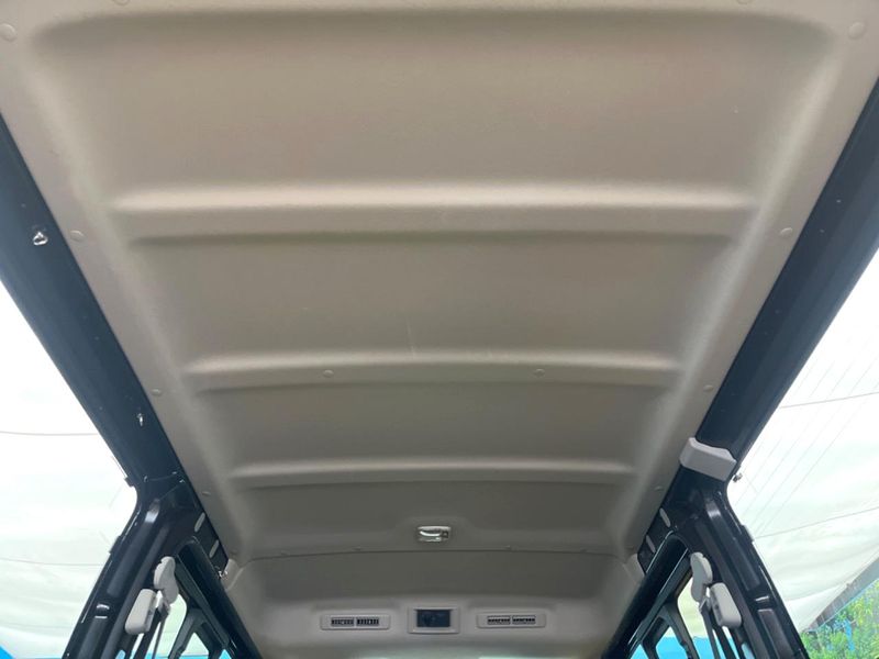 2016 Nissan NV350 CARAVAN VAN CBF-VR2E26 (UW-6a73fd320d937)[20]