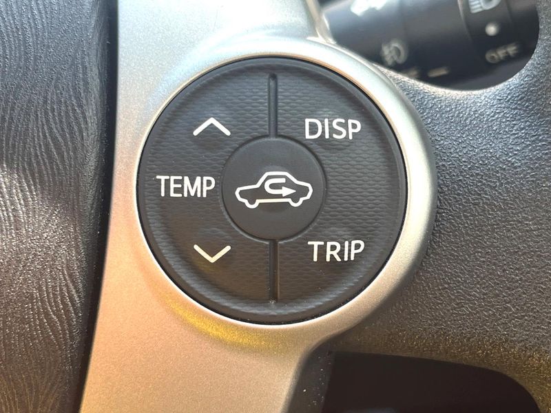 2015 Toyota Prius DAA-ZVW30 (UW-6a73fd807d31b)[22]