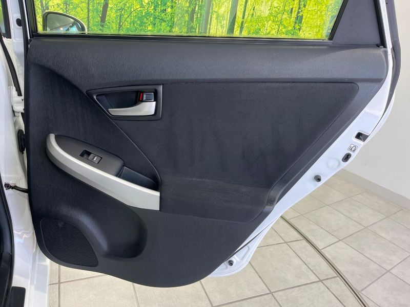 2013 Toyota Prius DAA-ZVW30 (UW-6a73fd82a393f)[27]