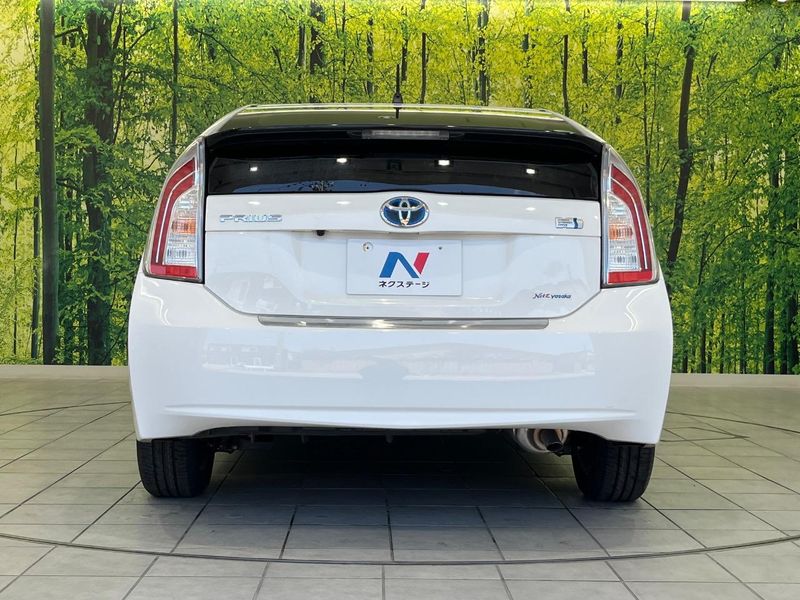 2013 Toyota Prius DAA-ZVW30 (UW-6a73fd82a393f)[17]