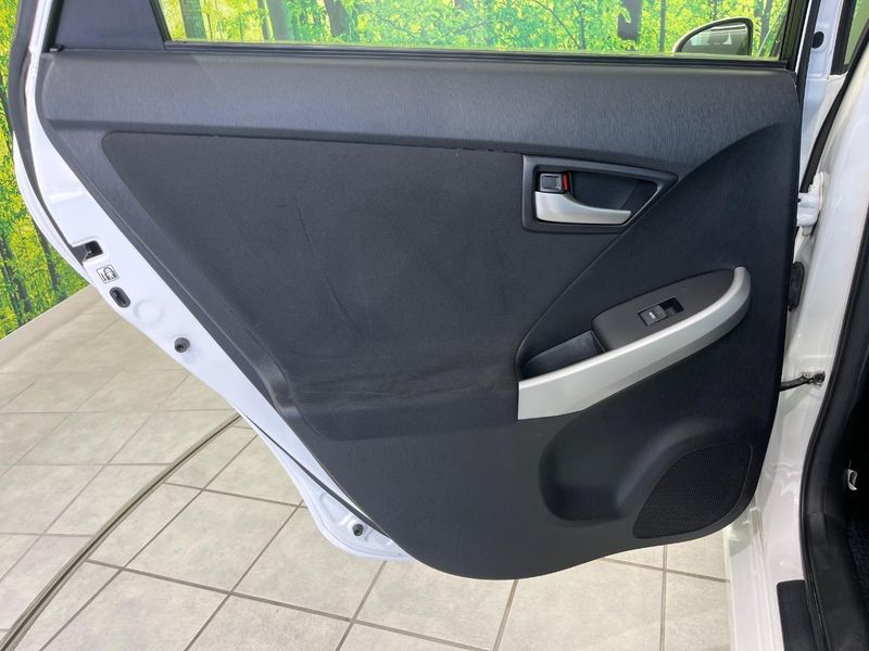 2013 Toyota Prius DAA-ZVW30 (UW-6a73fd82a393f)[21]