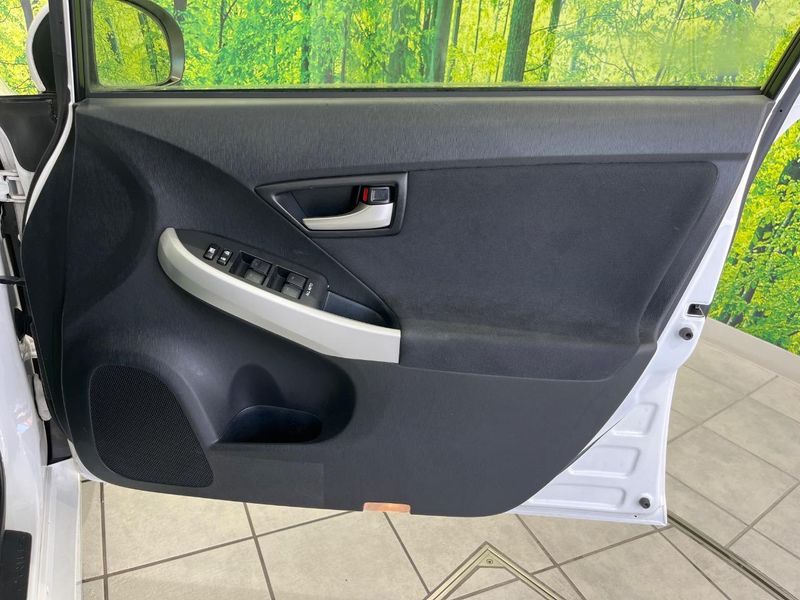 2013 Toyota Prius DAA-ZVW30 (UW-6a73fd82a393f)[26]