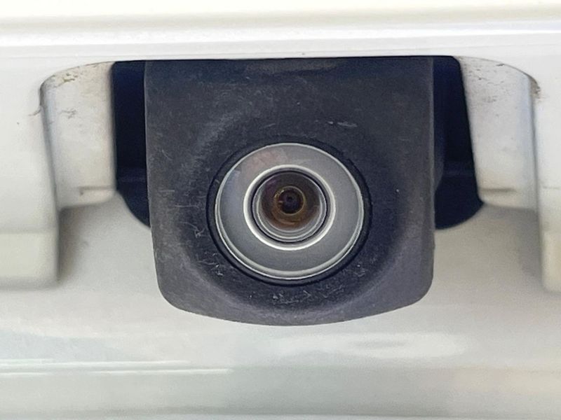 2017 Toyota Prius DAA-ZVW50 (UW-6a73fd877d0d0)[29]