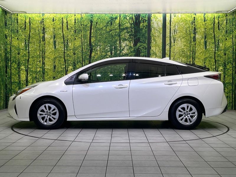 2017 Toyota Prius DAA-ZVW50 (UW-6a73fd877d0d0)[7]