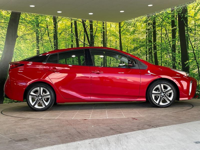 2019 Toyota Prius DAA-ZVW51 (UW-6a73fd8d615d3)[13]