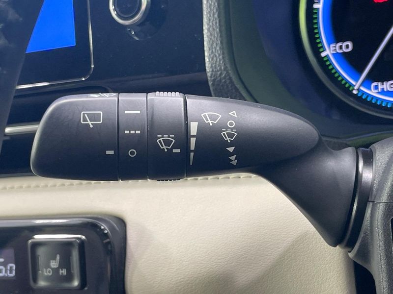 2022 Toyota Noah 6AA-ZWR90W (UW-6a73fda77157f)[27]