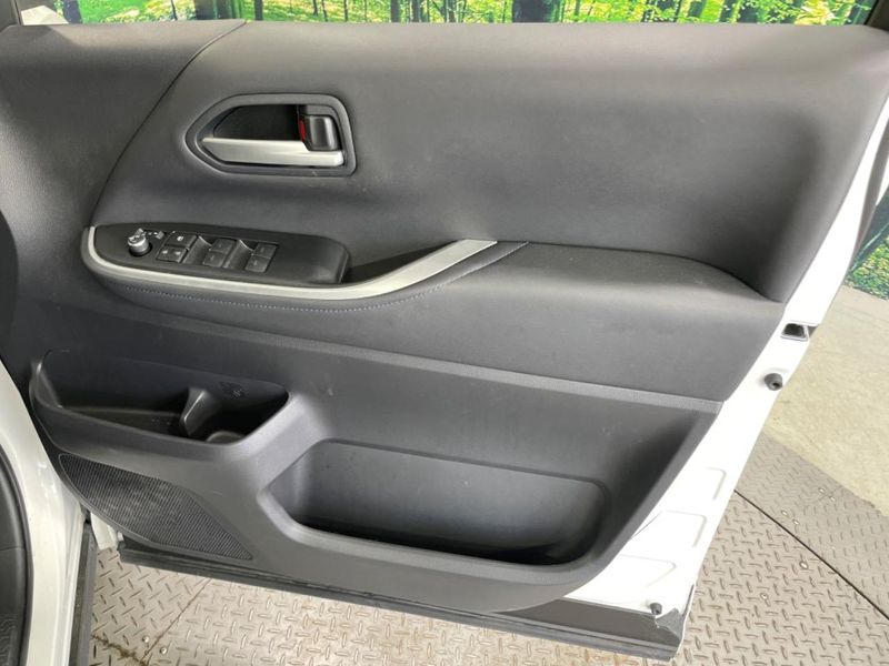 2022 Toyota Voxy 6AA-ZWR90W (UW-6a73fda815f58)[29]