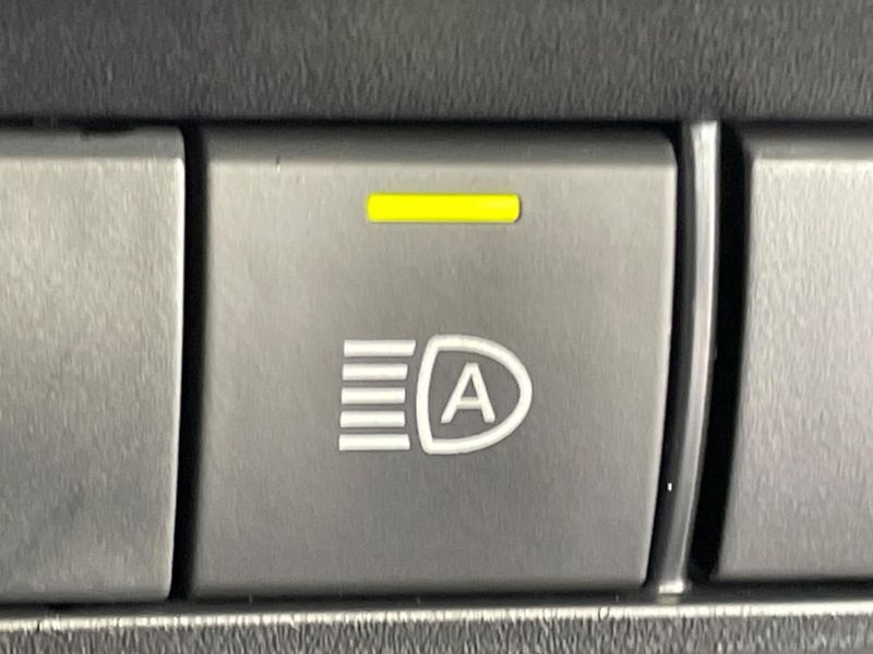 2022 Toyota Voxy 6AA-ZWR90W (UW-6a73fda815f58)[9]