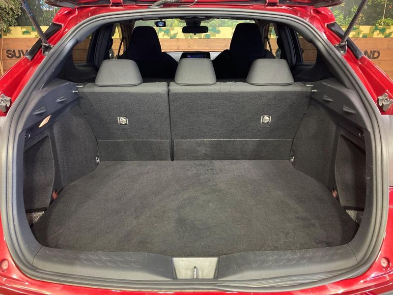 2017 Toyota C-HR DAA-ZYX10 (UW-6a73fdb524d56)[27]