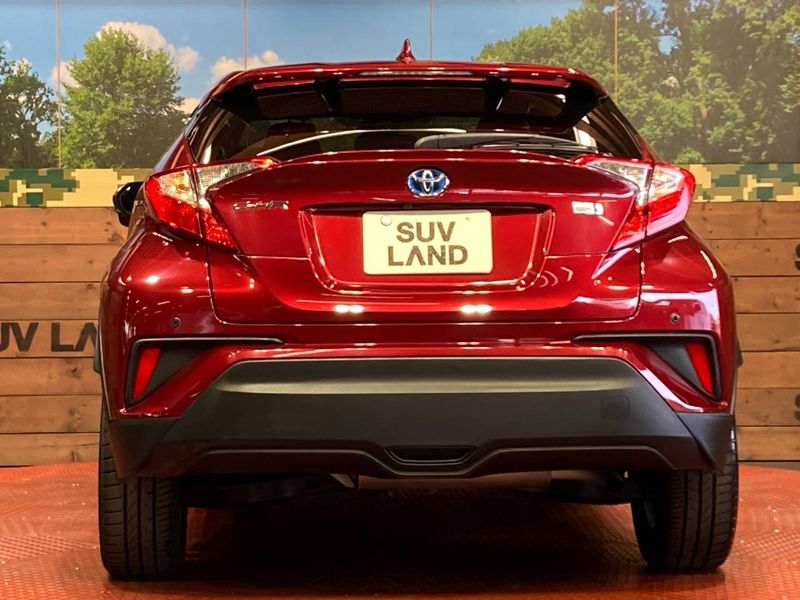 2017 Toyota C-HR DAA-ZYX10 (UW-6a73fdb524d56)[18]