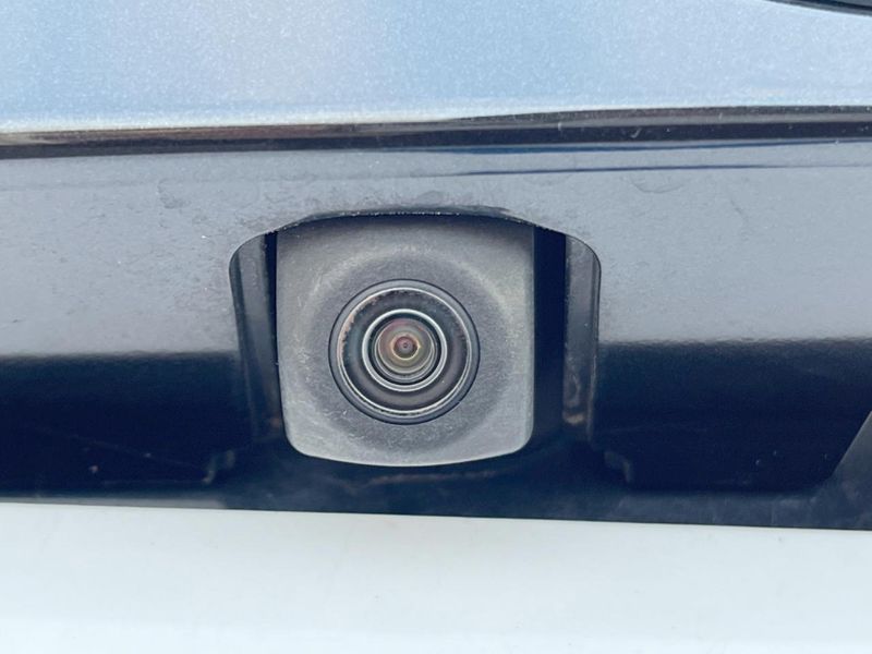 2019 Toyota C-HR DAA-ZYX10 (UW-6a73fdb9376ec)[29]