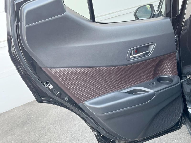 2019 Toyota C-HR DAA-ZYX10 (UW-6a73fdb9376ec)[27]