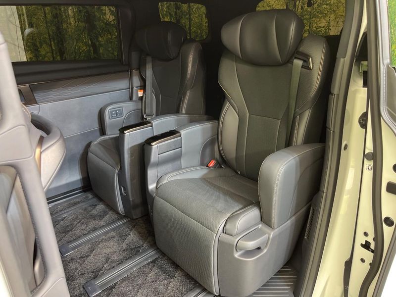 2024 Toyota Alphard Hybrid 6AA-AAHH40W (UW-6a754b1b0d6a9)[19]