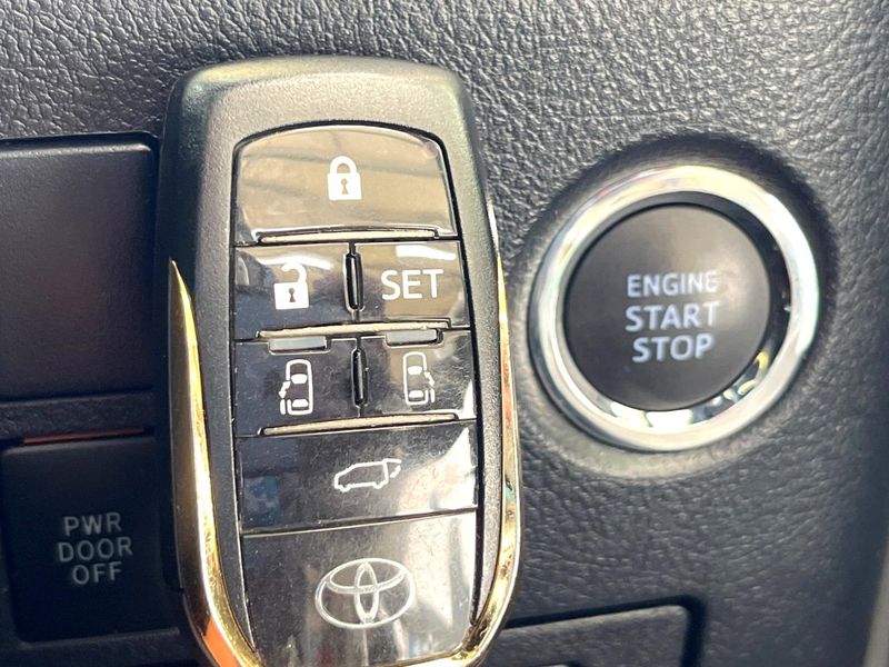 2020 Toyota Alphard 3BA-AGH30W (UW-6a754b33c78cd)[21]