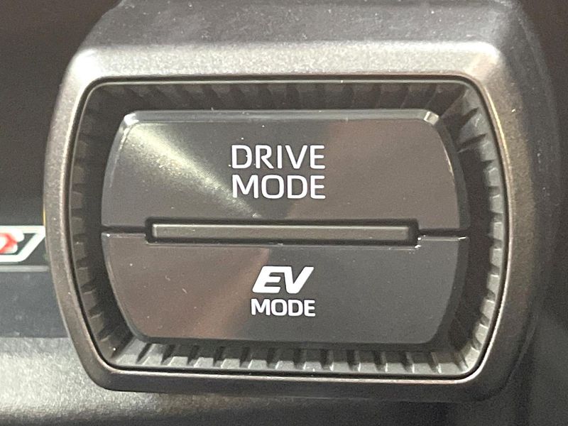2026 Toyota RAV4 6AA-AXAN64 (UW-6a754b64191a2)[22]