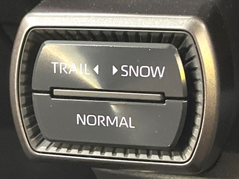2026 Toyota RAV4 6AA-AXAN64 (UW-6a754b64191a2)[21]