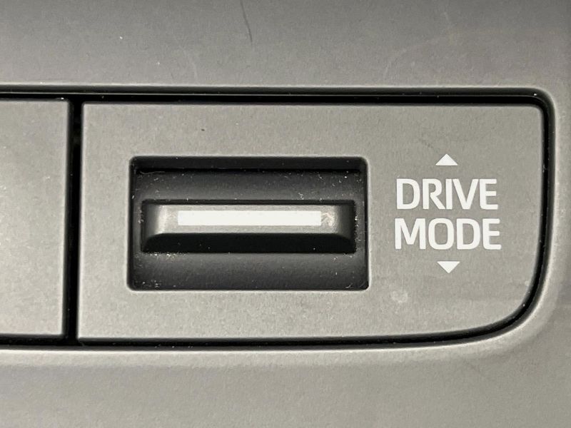 2020 Toyota Harrier Hybrid 6AA-AXUH80 (UW-6a754b6665194)[17]