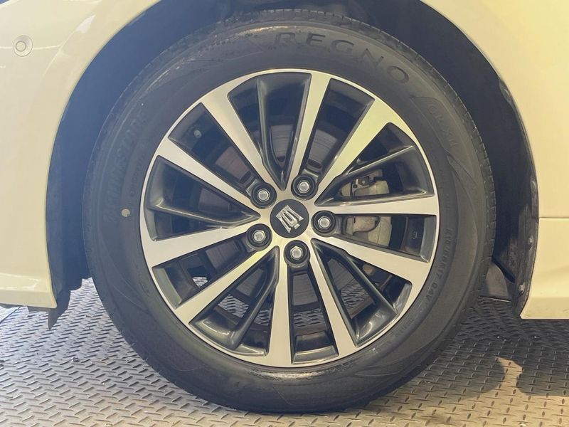 2018 Toyota Crown Hybrid 6AA-AZSH20 (UW-6a754b7e4d1b9)[8]